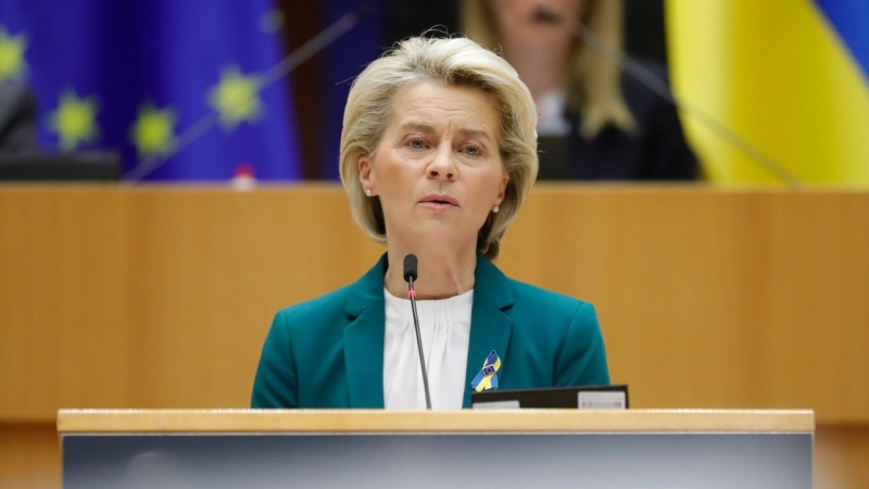 Ursula Von der Leyen durante una sesión plenaria extraordinaria sobre la agresión rusa contra Ucrania en el Parlamento Europeo en Bruselas, el 1 de marzo de 2022.