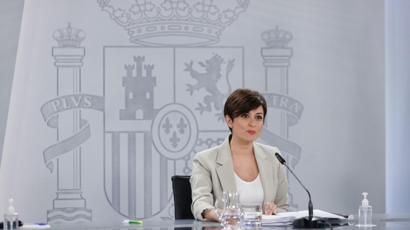 La ministra de Política Territorial y portavoz del Gobierno, Isabel Rodríguez, durante la rueda de prensa ofrecida tras la reunión del Consejo de Ministros, este martes 1 de marzo de 2022 en el Palacio de La Moncloa.