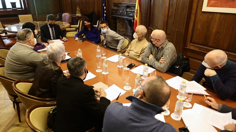 02/03/22. Miembros de Unidas Podemos reunidos con víctimas de abusos sexuales de la Iglesia, en Madrid, a 31 de enero de 2022.