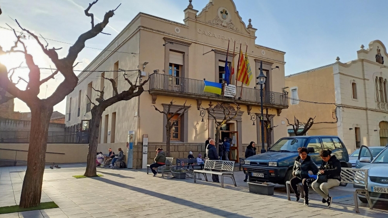 L'Ajuntament s'ha bolcat en donar suport a la comunitat i facilitar l'enviament de material i l'acollida de refugiats.