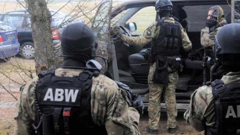 Agentes de la Agencia de Seguridad Interior (ABW) de Polonia