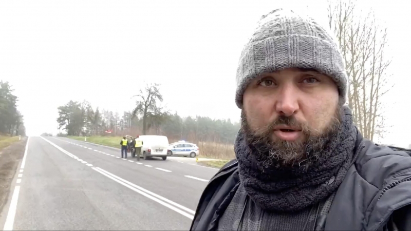 El periodista Pablo González en una cobertura desde Polonia.