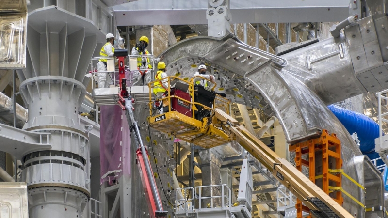 7/3/22-Trabajos preliminares en un sector en forma de rodaja del núcleo del reactor ITER en Cadarache (Francia).