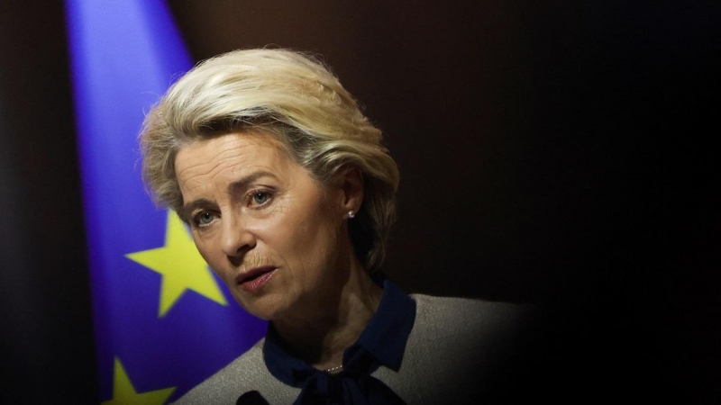 11/03/2022 La presidenta de la Comisión Europea, Ursula von der Leyen, atiende a los medios después de la cumbre informal en el Palacio de Versalles para tratar sobre la guerra entre Rusia y Ucrania