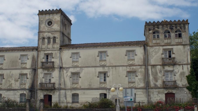 11/3/22 Fachada del colegio de los jesuitas que albergó el campo de concentración de Camposancos en A Guarda