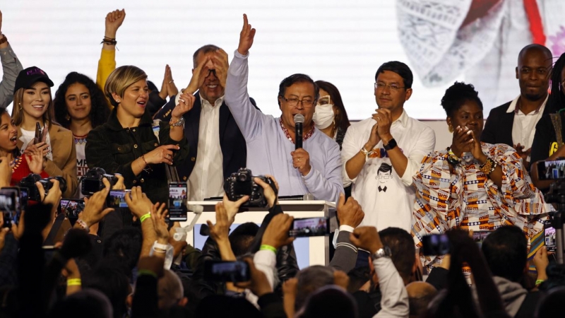 Gustavo Petro, candidato a la Presidencia de Colombia del Pacto Histórico, habla tras ganar la consulta de su coalición durante las elecciones legislativas.