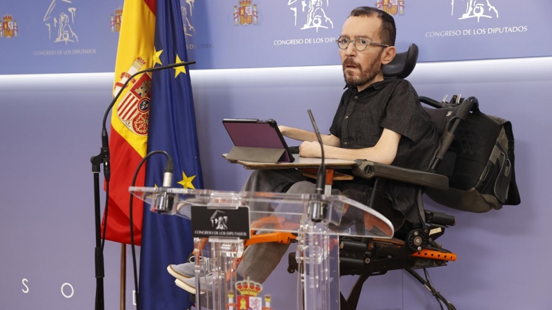 15/03/2022.- El portavoz de Unidas Podemos, Pablo Echenique, durante la rueda de prensa ofrecida este martes en el Congreso con motivo de la reunión de la Junta de Portavoces. EFE/ Chema Moya