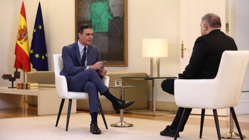 El presidente del Gobierno, Pedro Sánchez, y el periodista Antonio García Ferreras, durante la entrevista de este lunes en La Sexta.