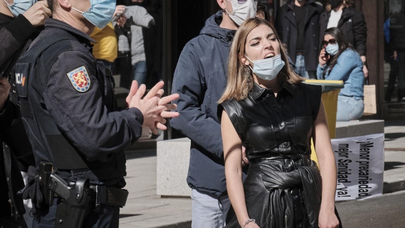 17/03/22. La neonazi Isabel Peralta durante una manifestación en Madrid, a 27 de febrero de 2021.