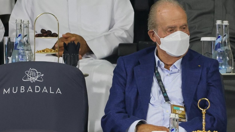 El rey emérito Juan Carlos I, en una de sus últimas apariciones públicas, en el torneo de tenis de Abu Dhabi, el pasado mes de diciembre. Giuseppe CACACE / AFP