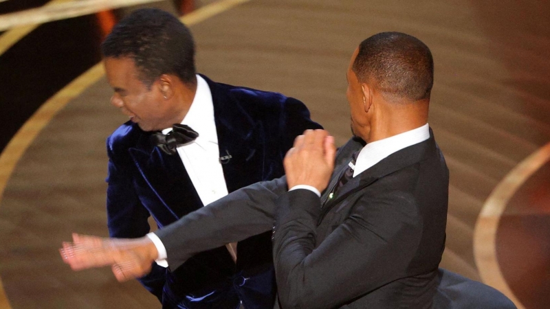 Momento en el que el actor Will Smith abofetea al comico Chris Rock en la gala de los 94 premios Oscar.