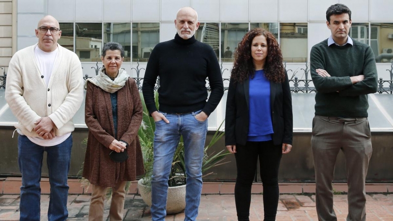 Las víctimas de abusos sexuales de religiosos y miembros de la plataforma Tolerancia 0, Miquel Hurtado, Alejandro Palomas, Esther Pujol, Manuel Barbero y Vicki Bernadet.