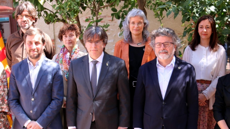 Foto de família del govern del Consell per la República, presidit per Carles Puigdemont.