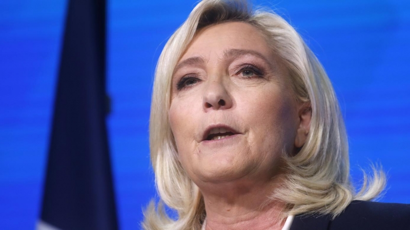 La candidata a las elecciones presidenciales de 2022 por el partido de extrema derecha Rassemblement National (RN), Marine Le Pen, pronuncia un discurso después de los resultados de la primera ronda de las elecciones presidenciales francesas en París, Fra