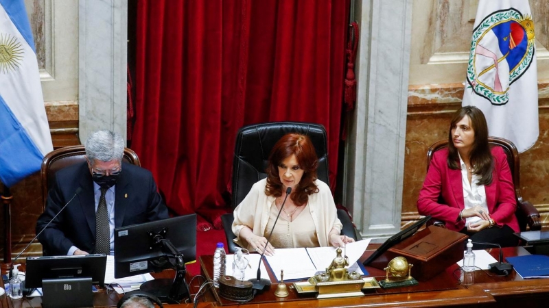 12/04/2022 - La vicepresidenta y presidenta del Senado de Argentina, Cristina Fernández de Kirchner, habla en el Congreso Nacional de Buenos Aires para votar un acuerdo con el Fondo Monetario Internacional.
