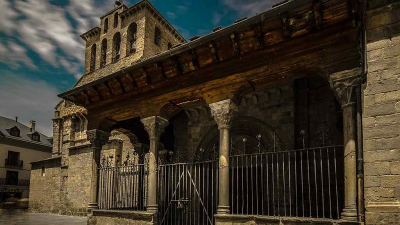 El obispado de Jaca inmatriculó la catedral de esa ciudad del Pirineo, que se disputa el título de románica más antigua de España con la de Mondoñedo.