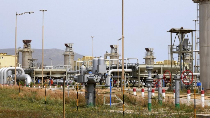 Esta imagen muestra las instalaciones de la empresa tunecina Sergaz, que controla el segmento tunecino del gasoducto transmediterráneo (Transmed), a través del cual fluye el gas natural de Argelia a Italia, en El-Haouaria, a unos 100 km al este de la capi