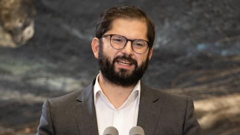 (19/04/2022) El presidente de Chile, Gabriel Boric, habla durante una rueda de prensa en la sede de la Cancillería.