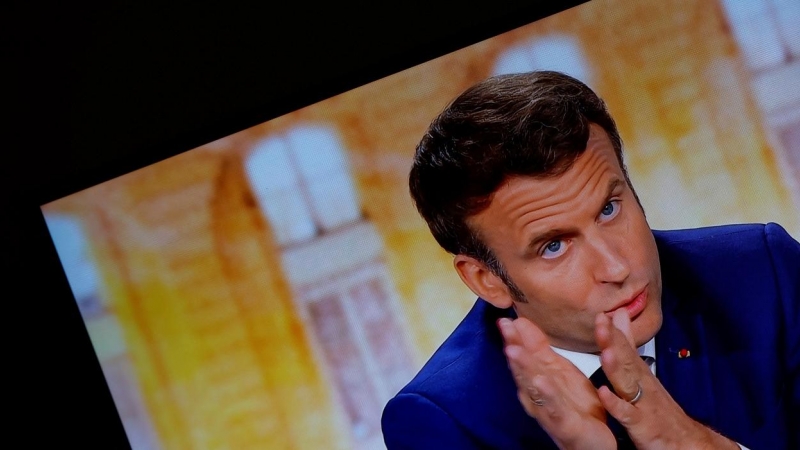 Emmanuel Macron, durante su debate electoral con Marine Le Pen, previo a la segunda vuelta de las presidenciales francesas.