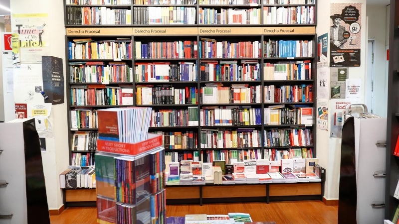 22/2/22-Interior de una librería independiente, en Madrid, (España), a 13 de noviembre de 2020.