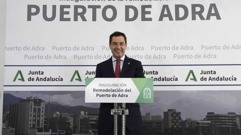(22/04/2022) El presidente de la Junta de Andalucía, Juanma Moreno, en su visita el viernes pasado al Puerto de Adra.