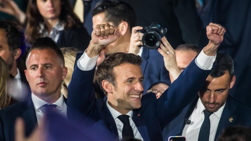 24/04/2022-El presidente francés Emmanuel Macron tras ganar la segunda vuelta de las elecciones presidenciales francesas en París, Francia, el 24 de abril