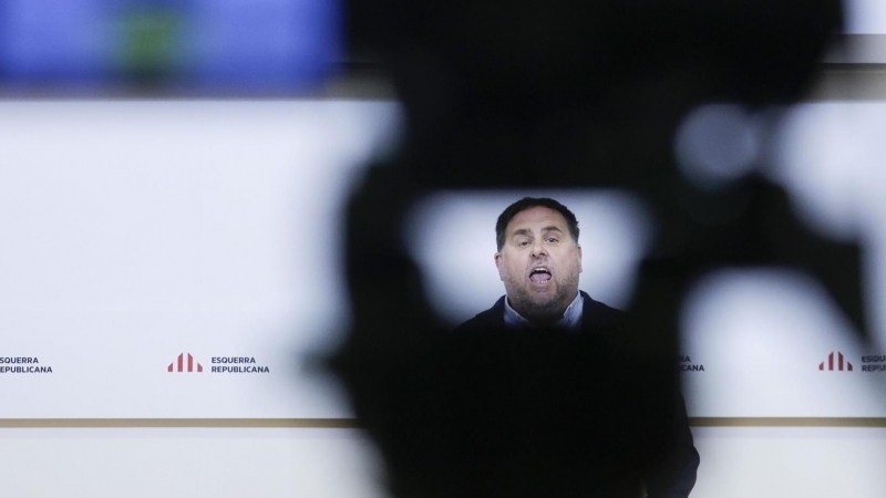 El líder de ERC, Oriol Junqueras,, pone en duda la 'credibilidad' y 'verosimilitud' de la denuncia de la Moncloa de que los móviles del presidente del Gobierno y la ministra de Defensa han sido espiados con el sistema Pegasus, ya que ha sugerido que 'pued