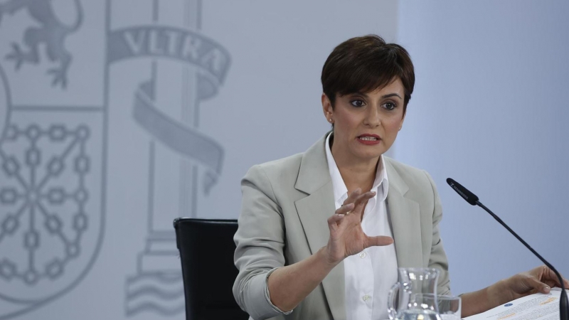 La ministra de Política Territorial y portavoz del gobierno Isabel Rodríguez, durante la rueda de prensa tras el Consejo de Ministros, este martes en el palacio de La Moncloa en Madrid