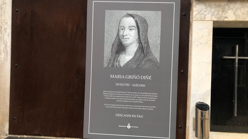 La làpida dedicada a María Griñó.