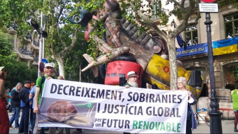 Protesta d'entitats ecologistes el passat 29 d'abril davant la delegació de la Comissió Europea a Barcelona.