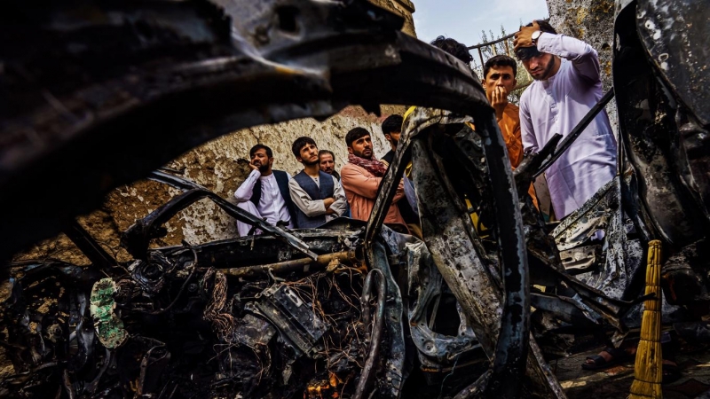 Kabul (Afganistán).- Una foto del folleto facilitada por Los Angeles Times de las imágenes de Marcus Yam sobre la caída de Afganistán por la que ganó el Premio Pulitzer a la fotografía de noticias de última hora: