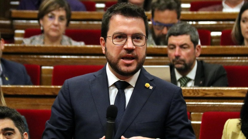 El president de la Generalitat, Pere Aragonès, durant una interpel·lació al ple del Parlament.