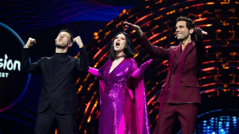 Mika, Laura Pausini, Alessandro Cattelan presenting at the first semi final