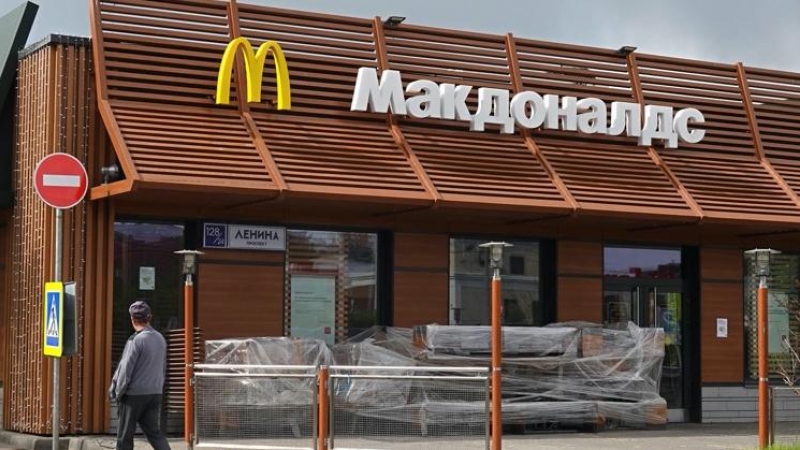 16/5/22 Restaurante McDonald's cerrado, en Podolsk, a las afueras de Moscú