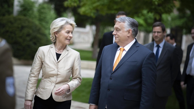 Orban y Ursula von der Leyen