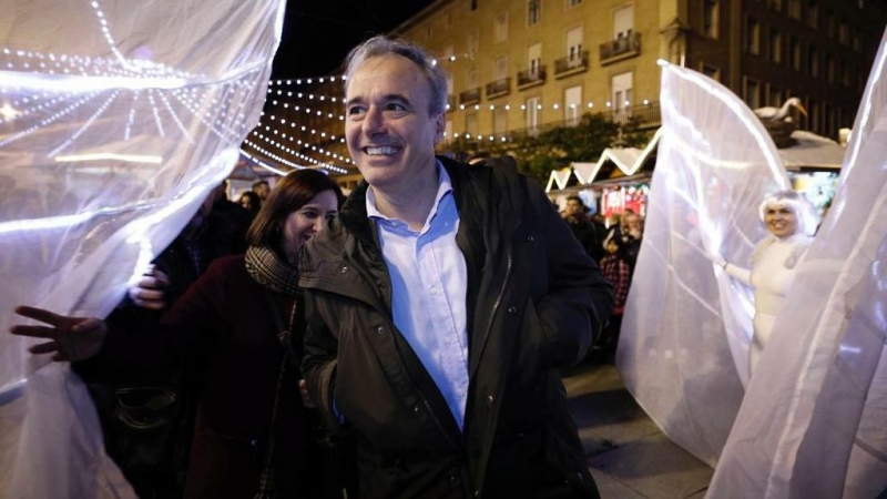 El alcalde de Zaragoza, Jorge Azcón (PP), y la vicealcaldesa Sara Fernández (Cs), en el encendido de las luces, 05-12-2019