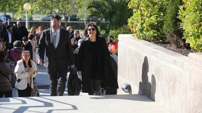 Los exconcejales de Ahora Madrid Carlos Sánchez Mato y Celia Mayer a su llegada a la Audiencia Provincial de Madrid, a 25 de abril de 2022.