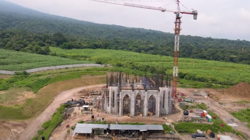 Imagen de la construcción de la basílica Nuestra Señora de Fátima de los Heraldos del Evangelio en El Salvador