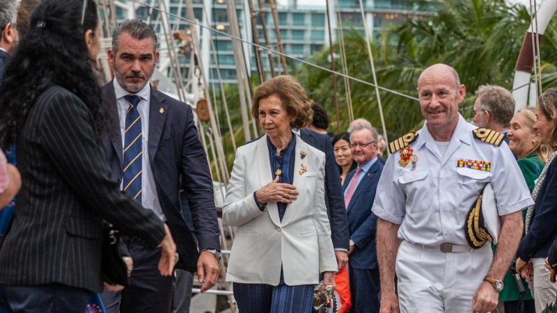 La reina Sofía de España acude a la presentación del Diccionario Biográfico Español digital electrónico (DB-e), este sábado, en Bayfront Park, en Miami (Estados Unidos).