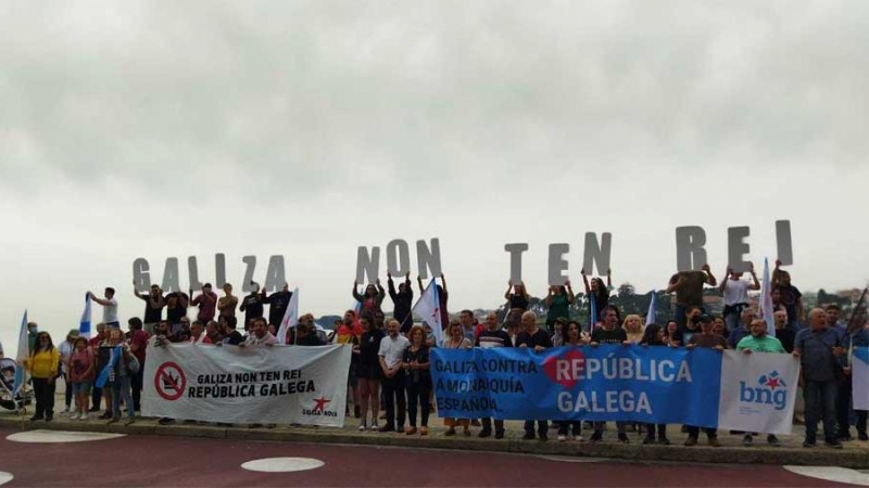 Protesta en Sanxenxo contra la presencia de Juan Carlos de Borbón