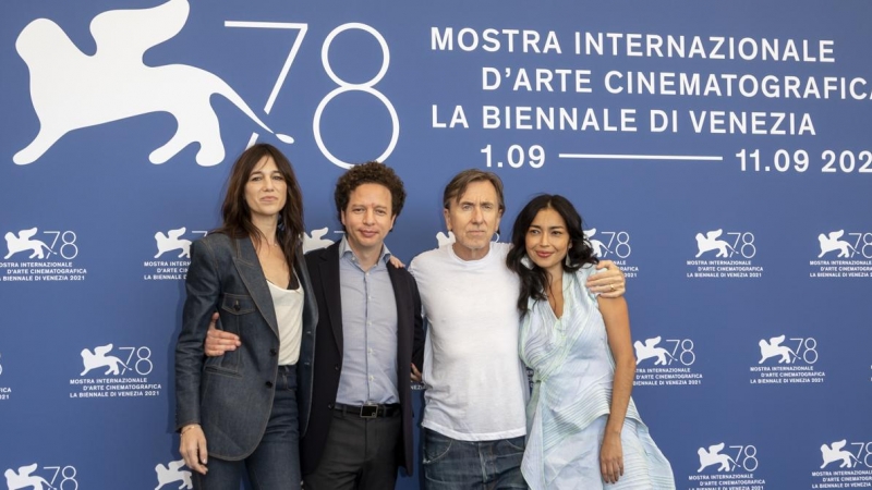 26/05/2022 Charlotte Gainsbourg, el cineasta Michel Franco, Tim Roth e Iazua Larios, en el Festival de Venecia.