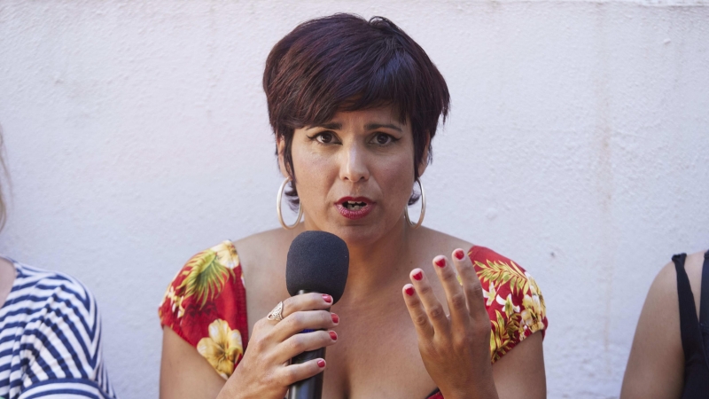 La candidata por Cádiz de Adelante Andalucía, Teresa Rodriguez, durante la presentación de los candidatos de Adelante Andalucía en la Alameda de Hércules, a 17 de mayo de 2022 en Sevilla