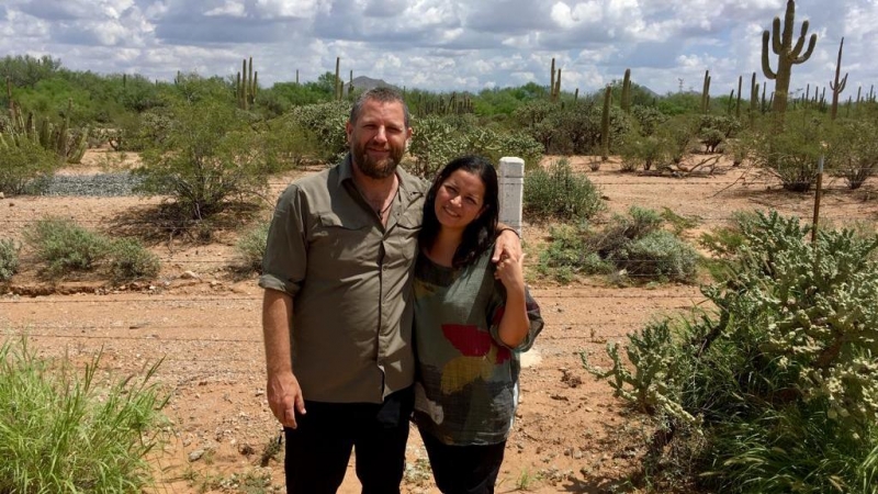 David Beriain y Rosaura Romero, durante una grabación en Sonora, México