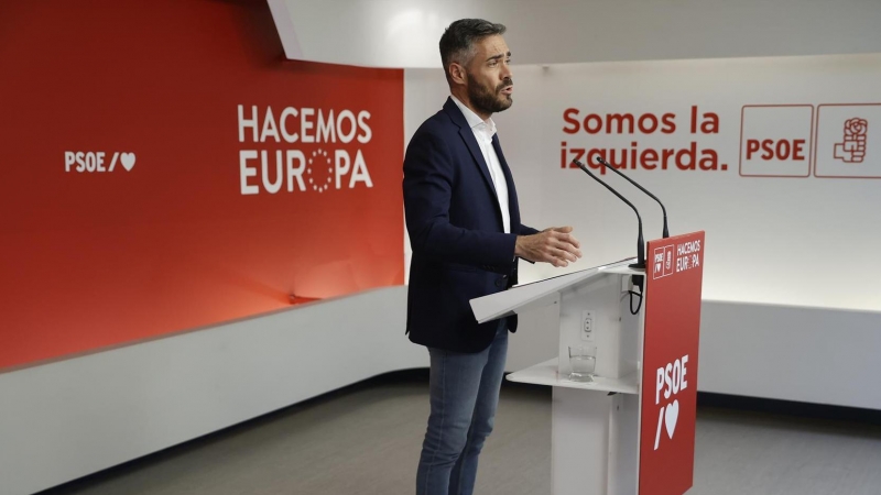 El diputado y portavoz de la Ejecutiva del PSOE, Felipe Sicilia en rueda de prensa ofrecida este lunes en la sede de la formación, en Madrid.