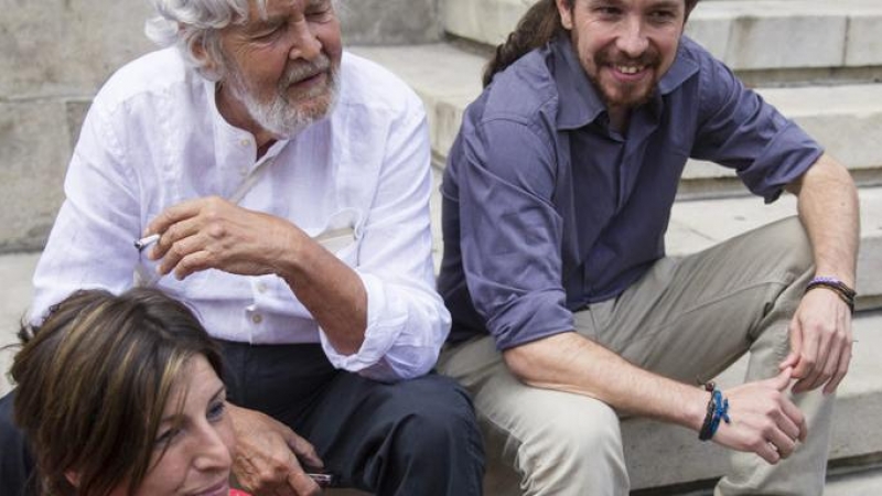 30/5/22 Yolanda Díaz y Xosé Manuel Beiras junto a Pablo Iglesias en una visita del líder de Podemos a Galicia para establecer alianzas de cara a futuras elecciones, en julio de 2015.