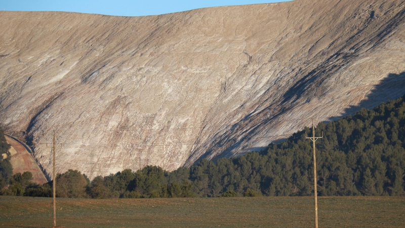 El Cogulló de Sallent, una muntanya de 48 milions de tones de sal i més de 500 metres d'alçada .