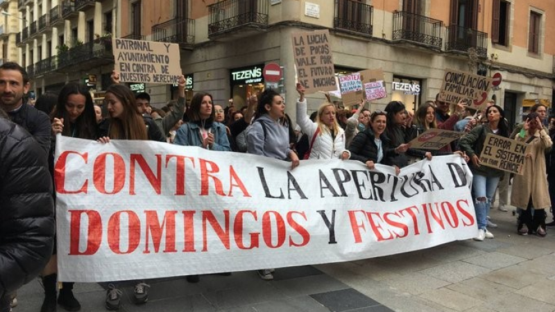 Una manifestació contra l'obertura dels comerços els diumenges a Barcelona.