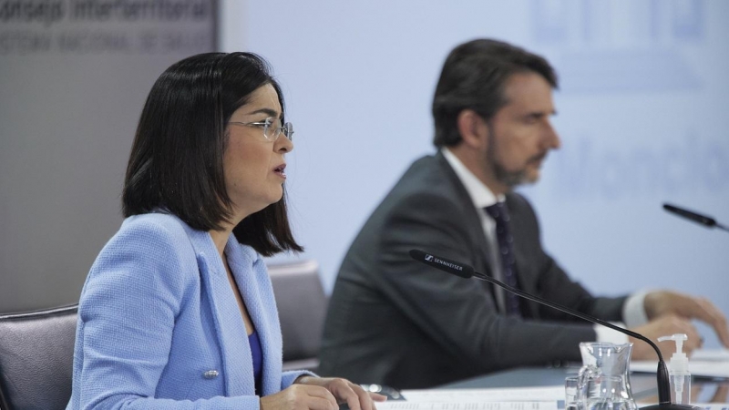 03/06/2022 La ministra de Sanidad, Carolina Darias, y el director del Instituto Sanitario Carlos III, Cristóbal Belda, participan en la rueda de prensa posterior al Consejo Interterritorial del SNS, a 25 de mayo de 2022, en Madrid (España).