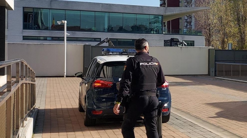 Detenido 'in fraganti' cuando robaba en el interior de un vehículo en Santander