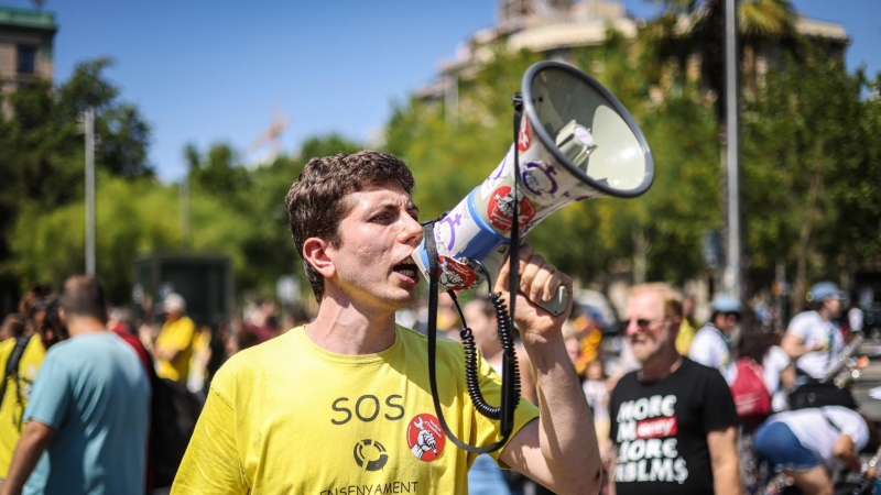 09/06/2022 - Una imatge de la manifestació dels docents d'aquest dijous al centre de Barcelona.